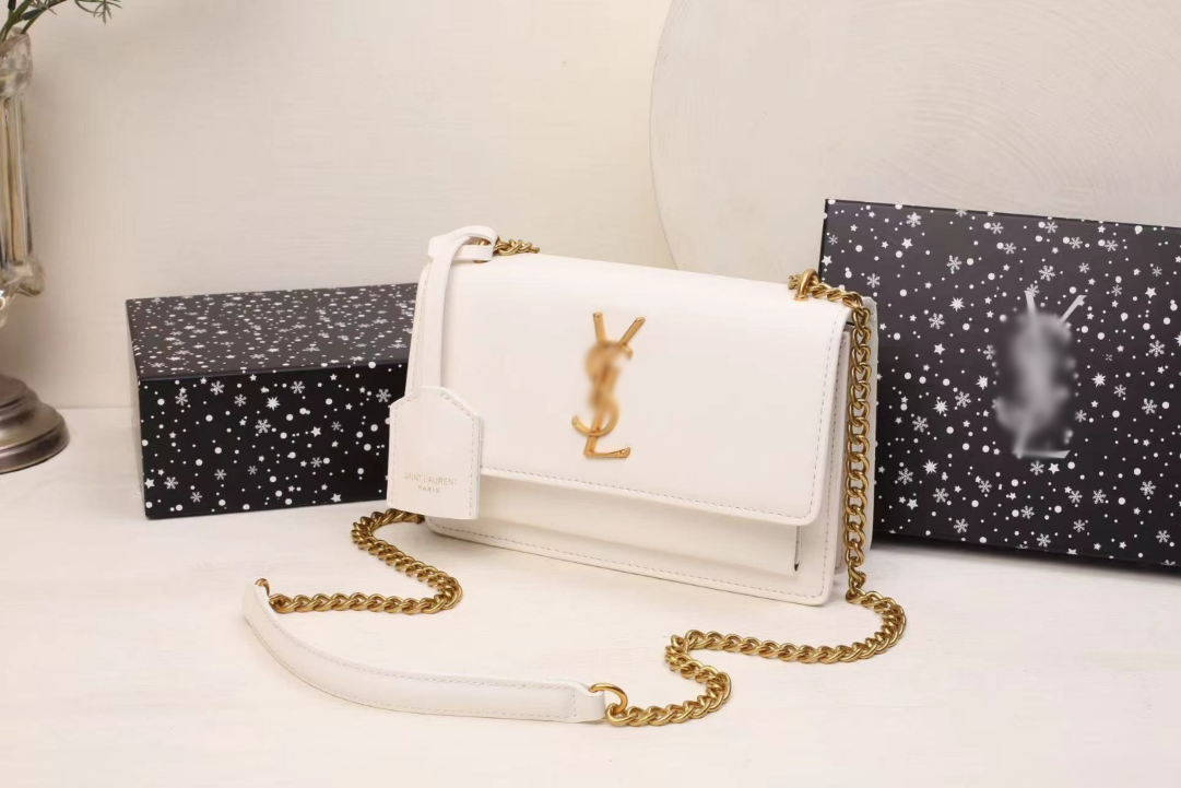 Sunset Medium Shoulder Bag in Smooth Leather